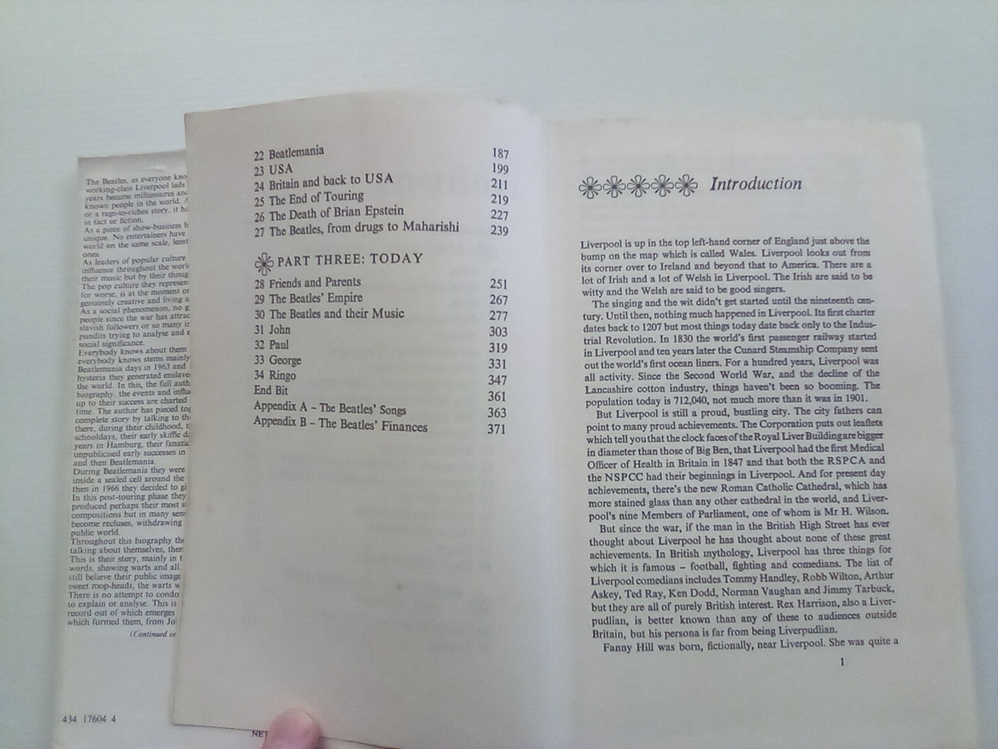 The Beatles - The Authorised Biography by Hunter Davies