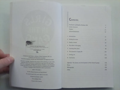 Girls in the Gang (Women in NZ Gangs) by Glennis Dennehy & Greg Newbold