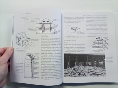 Earthbag Building - The Tools, Tricks, and Techniques by Kaki Hunter & Donald Kiffmeyer