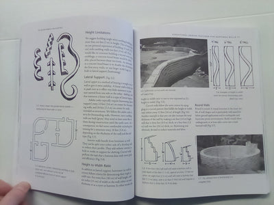 Earthbag Building - The Tools, Tricks, and Techniques by Kaki Hunter & Donald Kiffmeyer