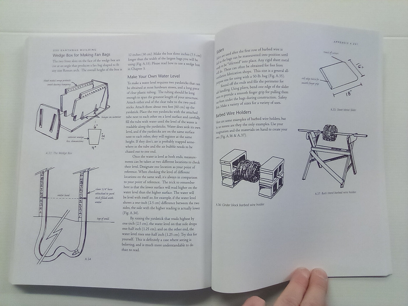 Earthbag Building - The Tools, Tricks, and Techniques by Kaki Hunter & Donald Kiffmeyer
