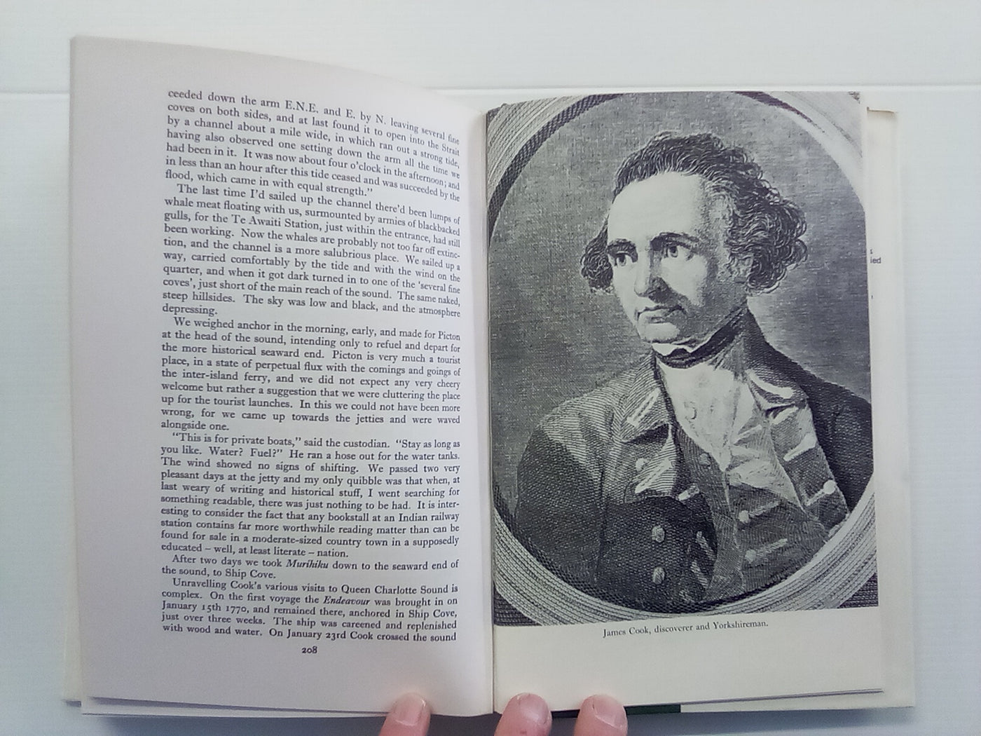 Land From the Masthead - Circumnavigation of New Zealand in the Wake of Captain Cook