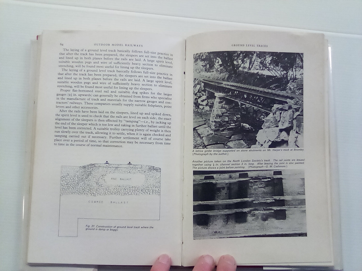 Outdoor Model Railways by Martin Evans