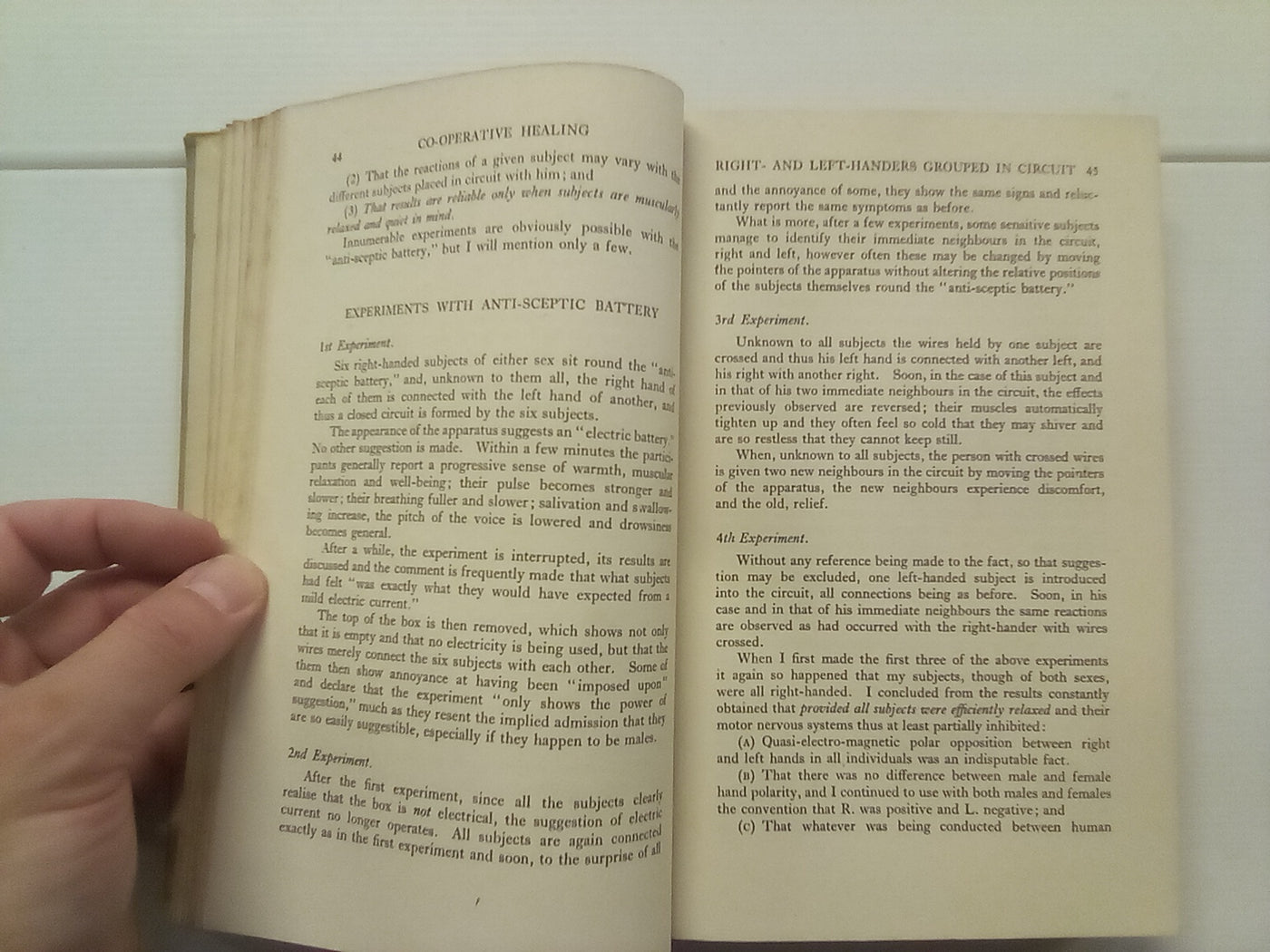 Co-Operative Healing - The Curative properties of Human Radiations (1947) by L.E. Eeman