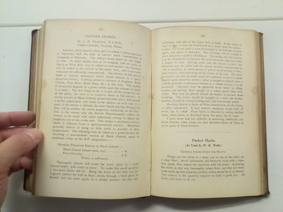 Standard Guide to Non-Poisonous Herbal Medicine (1916)
