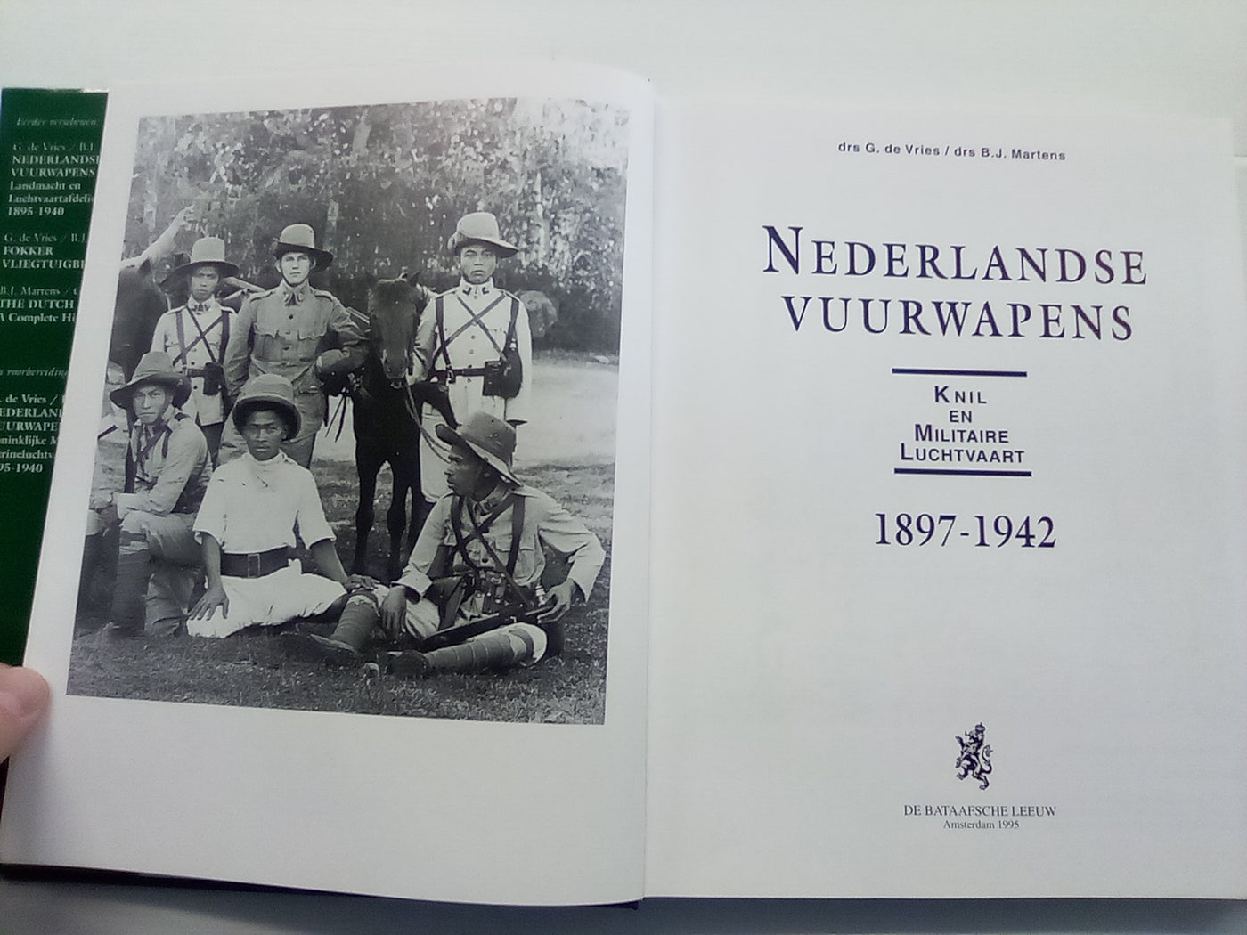 Nederlandse Vuurwapens 1897-1942 (Dutch Text) Knil en Militaire Luchtvaart