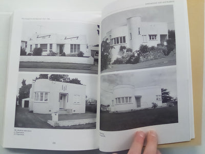 Old New Zealand Houses 1800-1940 by Jeremy Salmond