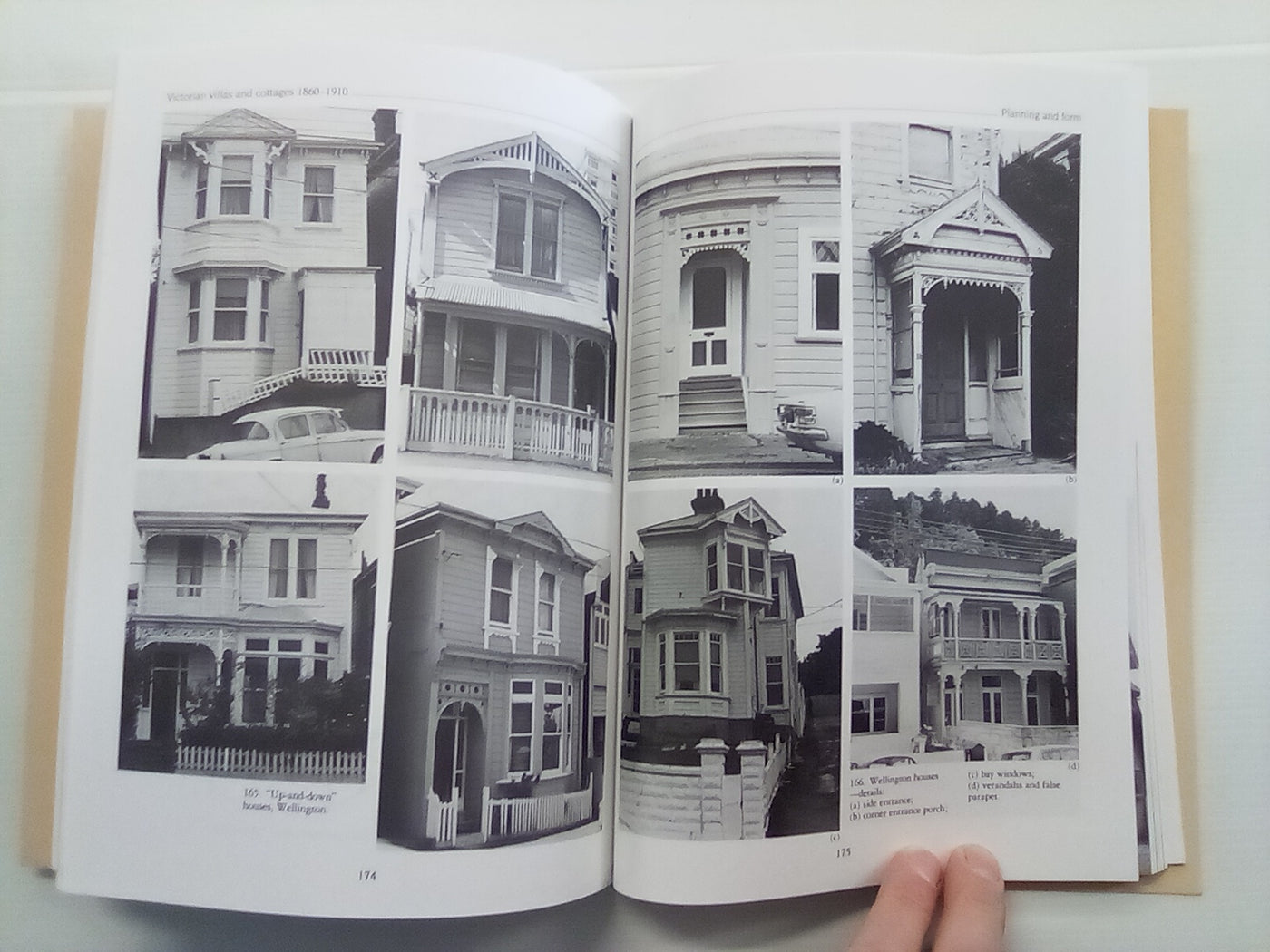 Old New Zealand Houses 1800-1940 by Jeremy Salmond