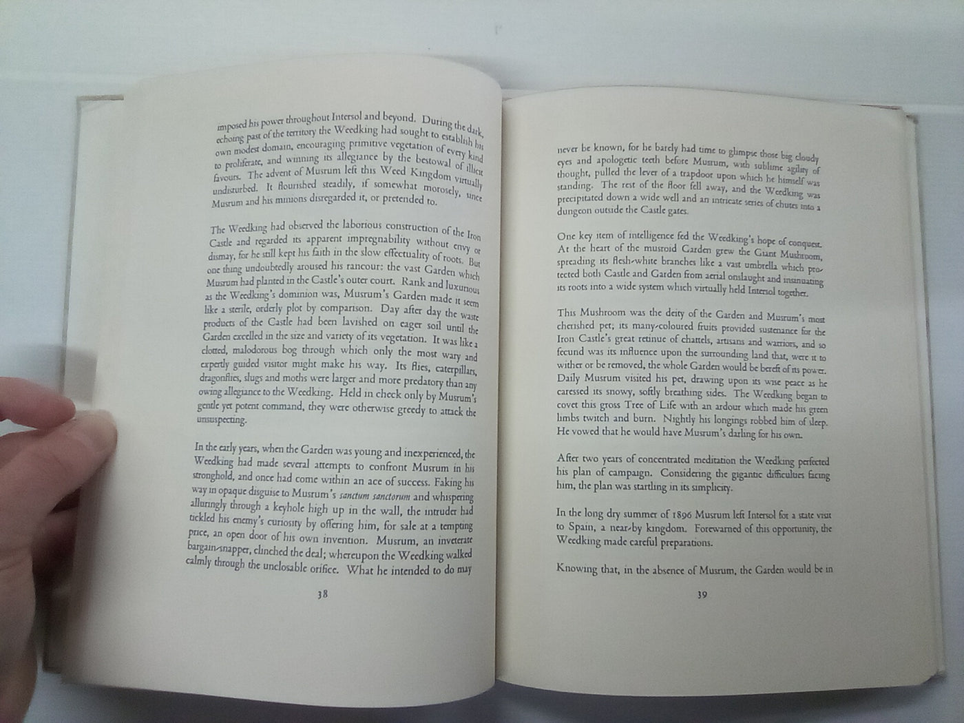 Musrum Musrum by Eric Thacker and Anthony Earnshaw – Atlantis Books