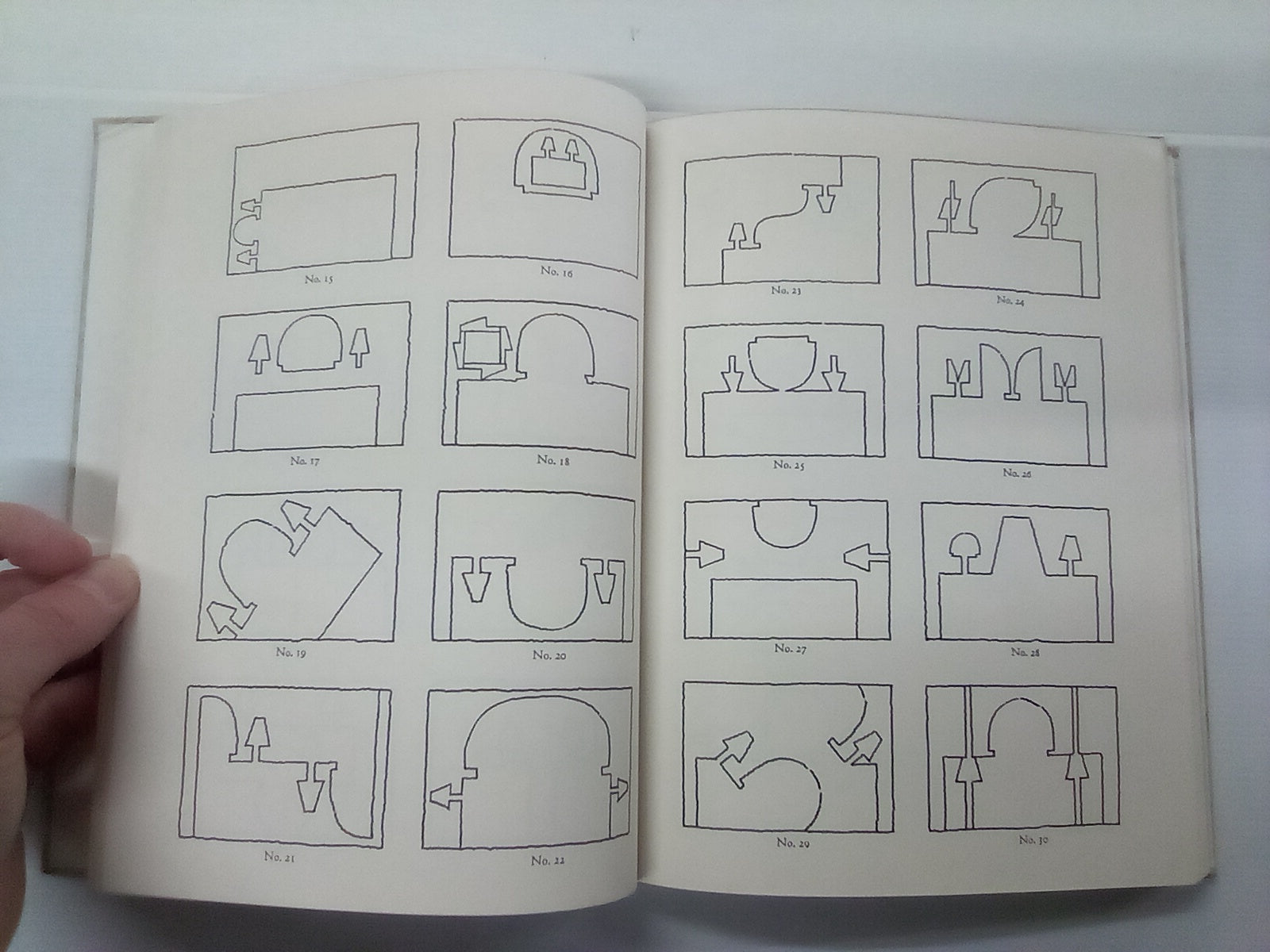 Musrum Musrum by Eric Thacker and Anthony Earnshaw – Atlantis Books