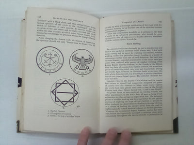Mastering Witchcraft (1970) by Paul Huson