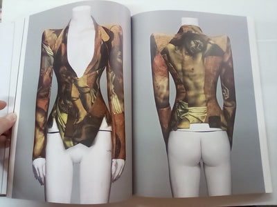 Alexander McQueen - Savage Beauty