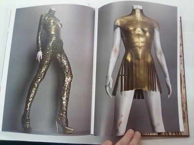 Alexander McQueen - Savage Beauty