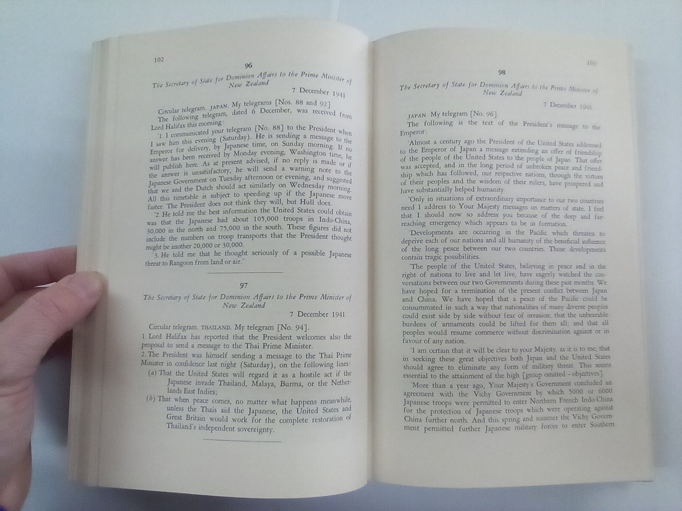 Documents Relating to New Zealand's Participation in WW2 1939-45 - Official History of New Zealand in the Second World War - 3 Volume set