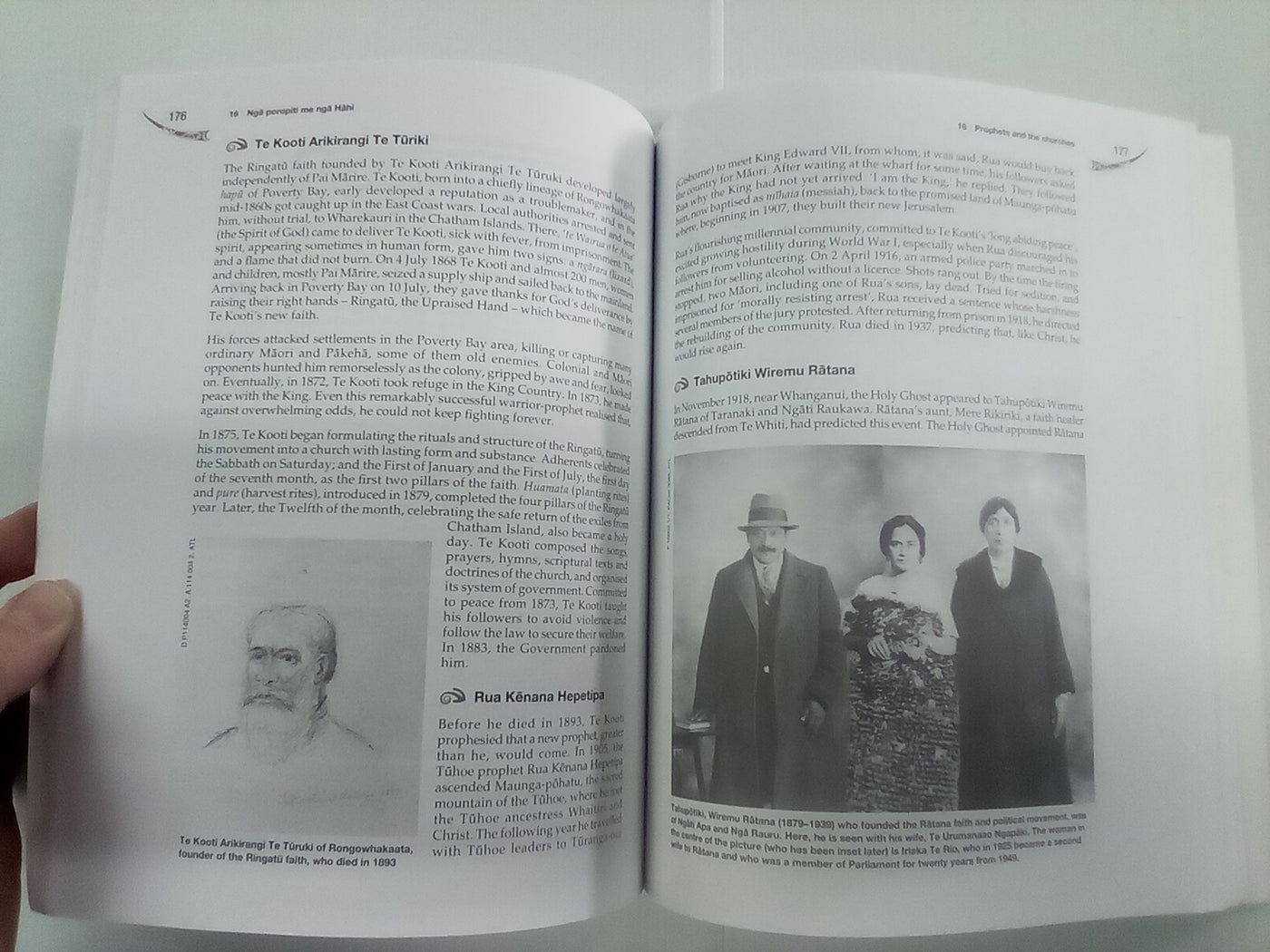 Ki Te Whaiao - An Introduction to Māori Culture & Society
