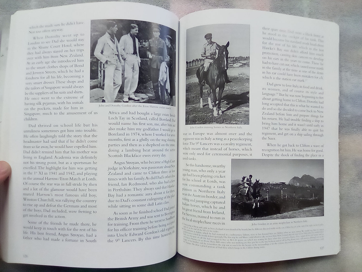 In the Shadow of the Cape - A History of the Gordon Family of Clifton