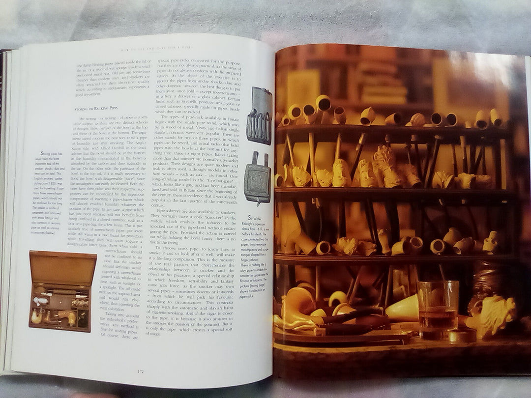 The Illustrated History of the Pipe by Alexis Liebaert and Alain