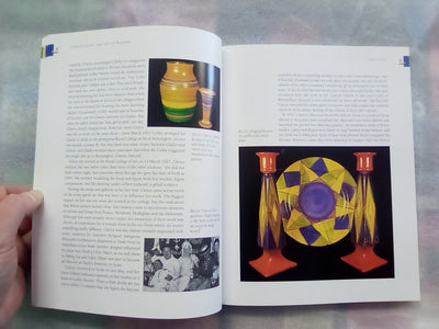 Clarice Cliff - The Art of Bizarre by Leonard Griffin