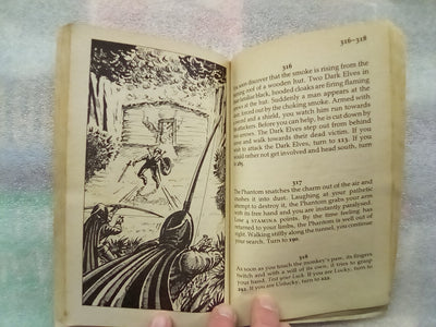 Fighting Fantasy #14 Temple of Terror by Ian Livingstone