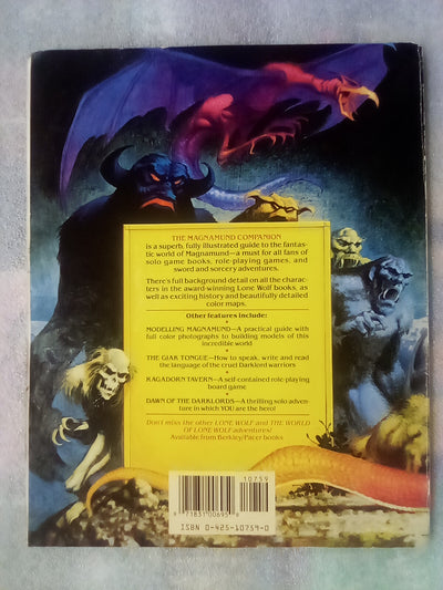 Lone Wolf & Grey Star - The Magnamund Companion by Joe Dever & Gary Chalk